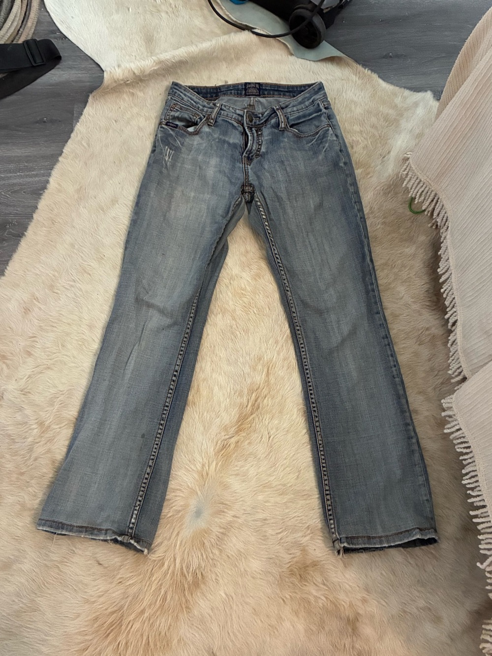 Cowgirl Tuff Women's Faded Blue Bootcut Jeans